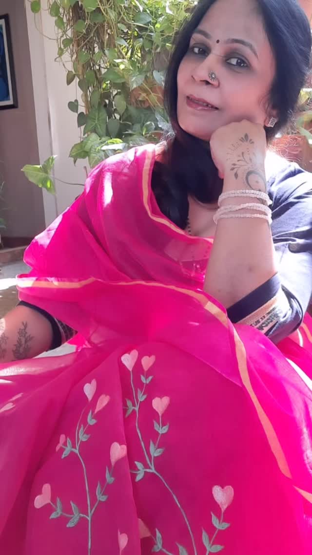 “When the designer becomes the muse, the saree tells its own story.”
My love for sarees naturally turns into design. Some people wear sarees; I live in them.💕
Curating sarees and presenting them in a traditional way or contemporary styles - it’s almost like preserving and celebrating textile heritage’s through visual storytelling.
A simple drape at times looks more aesthetic.
Designed with love. Draped with Grace.
Connect with us for customization.
📲 +919890754772
#sareelove #sareenotsari #sareeelegance #curatedsarees #sareestory