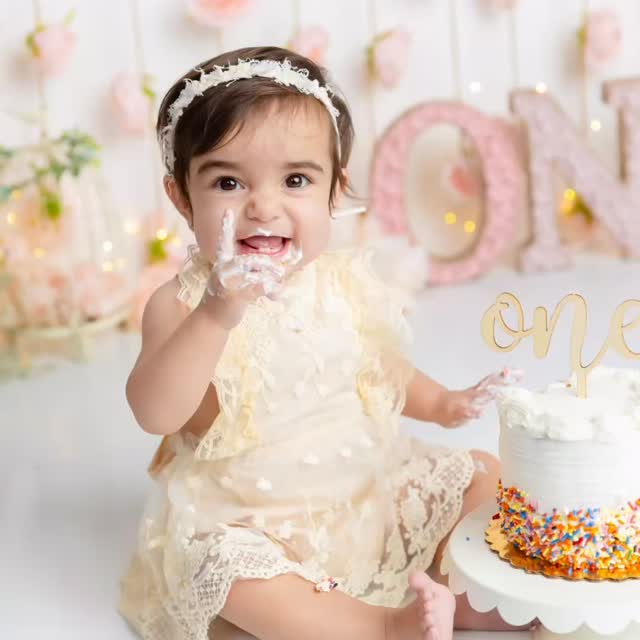 Smash Cake Session #1yearstudiophoto #1yearmilestone #smashcakephoto #babystudioPhotography #firstyearphoto familyStudio 1yearPhotoStudio Sugarbaby SugarbabyStudio SugarbabyPhotography SJPhoto SJPhotocreation SanMateoPhotographer SanMateoMaternityPhotographer SanMateoNewbornPhotographer SanMateoBabyPhotographer