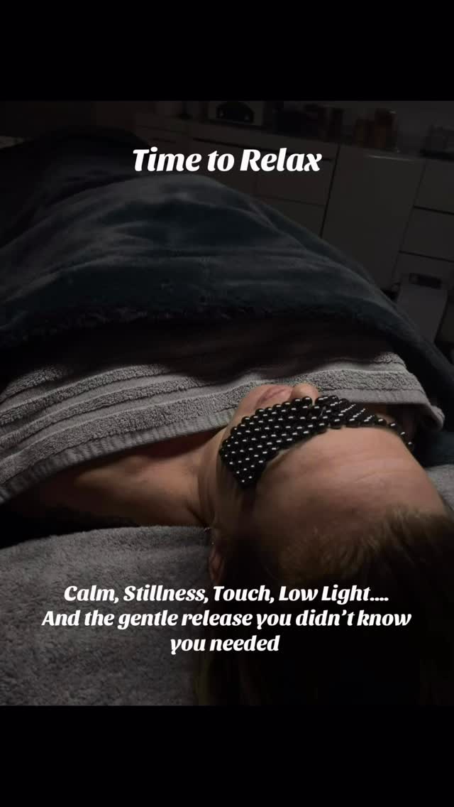 A moment of pure stillness.
Soft blankets, a warm room, a weighted eye mask… and one hour dedicated entirely to melting away tension.
If your mind has been busy or your shoulders feel tight, an Indian Head Massage might be exactly what you need. It works through the scalp, neck, shoulders and face to release stress and leave you deeply relaxed.
I have space this Saturday (28 Feb) and I’m offering 1 hour for £35 — a little pocket of calm just for you. This offer runs until the end of March and you just need to feel comfortable with parts of the treatment being recorded for marketing content.
How to book:
📩 Email: flawlessskinbykathryn@gmail.com
💬 Send me a DM
📅 Or book via Fresha (Perfect Piercing Skin & Laser — select Kathryn and I’ll apply the discount)
Come and unwind. You deserve it.
#massage #relaxation #selfcare #metime #fyp