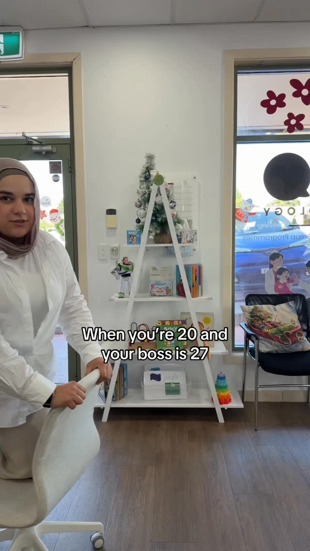 When you’re in your 20s and your boss is almost 30… 😂
Playfulness is who we are at Bite & Babble, but it doesn’t take away from our clinical expertise as Speech Pathologists. Some of our team members may be from the stone ages, but our clinical skills are current, evidence based and very much 2026 approved 😂
#funny #playful #speechpathology #evidencebasedpractice #biteandbabble