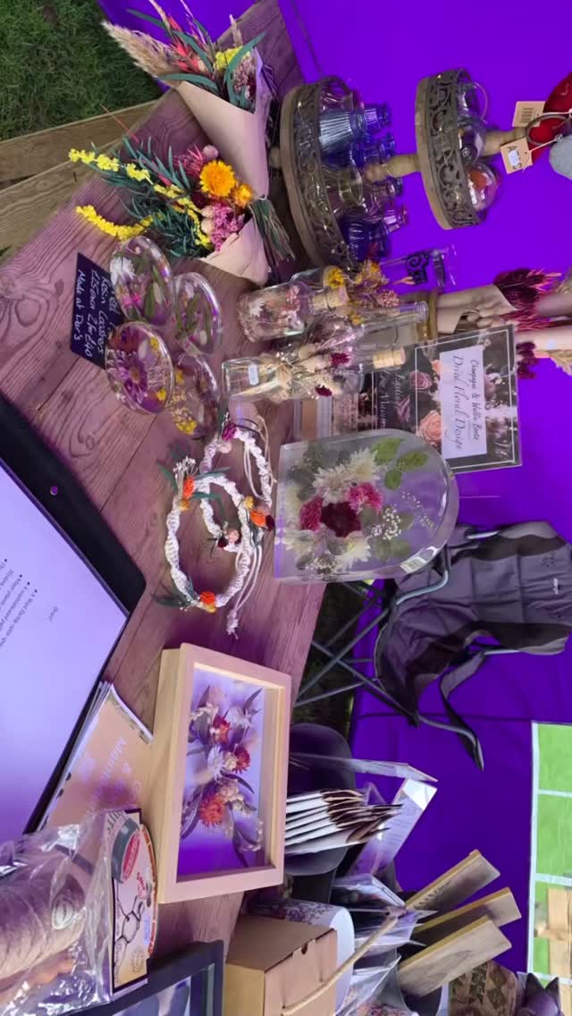 All ready to go here at the @yewtreepeterstow @rosscider spring market! Let's keep the rain at bay! Pop by, say hi, do some shopping, and have a cider 🍺