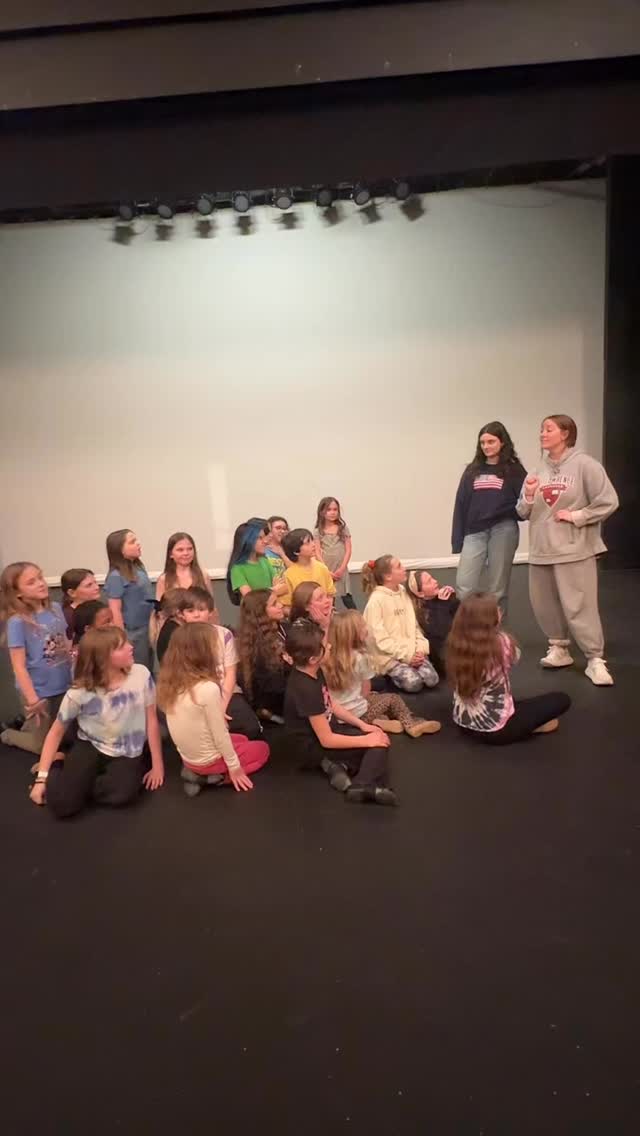 🎶 From harmonies to heartfelt advice 💕 The cast of Dear Edwina Jr. is working hard and getting ready to shine on opening night at A Magical Journey Thru Stages!
🎭 Dear Edwina Jr. onstage March 20–22
🎟️: www.mjtstages.org
#EdwinaSpoonapple #MusicalMagic #TheatreKids