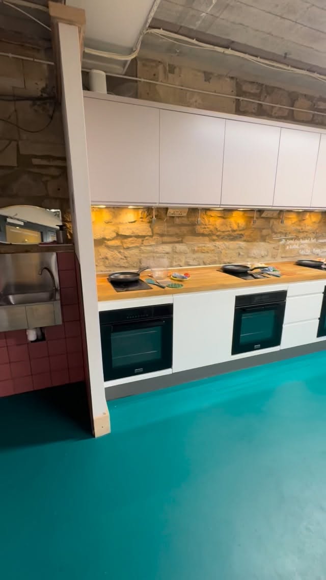 What to expect from an experience at The Cookery Studio?
1. All work stations set up ready for your arrival
2. Quality equipment and ingredients ready to prep
3. Demonstrations by our friendly and experienced tutors who will take you step-by-step through each dish
4. Making delicious dishes, easy to recreate at home using @bartingredients pastes, spices and herbs
5. Time to dine-in on all cookery experiences
6. Option for free BYO, with fridge space, tumblers, wine glasses and flutes provided
7. No washing up!