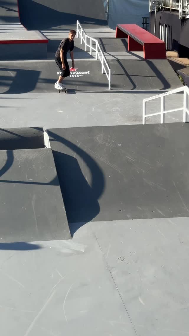 Einblicke in die practice von @anton.wessely und @justinsommer_ - bereit für die Quali! 🇧🇷
_________________
impressions of @anton.wessely and @justinsommer_ during practice - we are so ready for qualifiers! 🇧🇷
#skateboardgermany #teamgermany
#WorldSkate #wolrdskateboardingtour #SaoPaulo