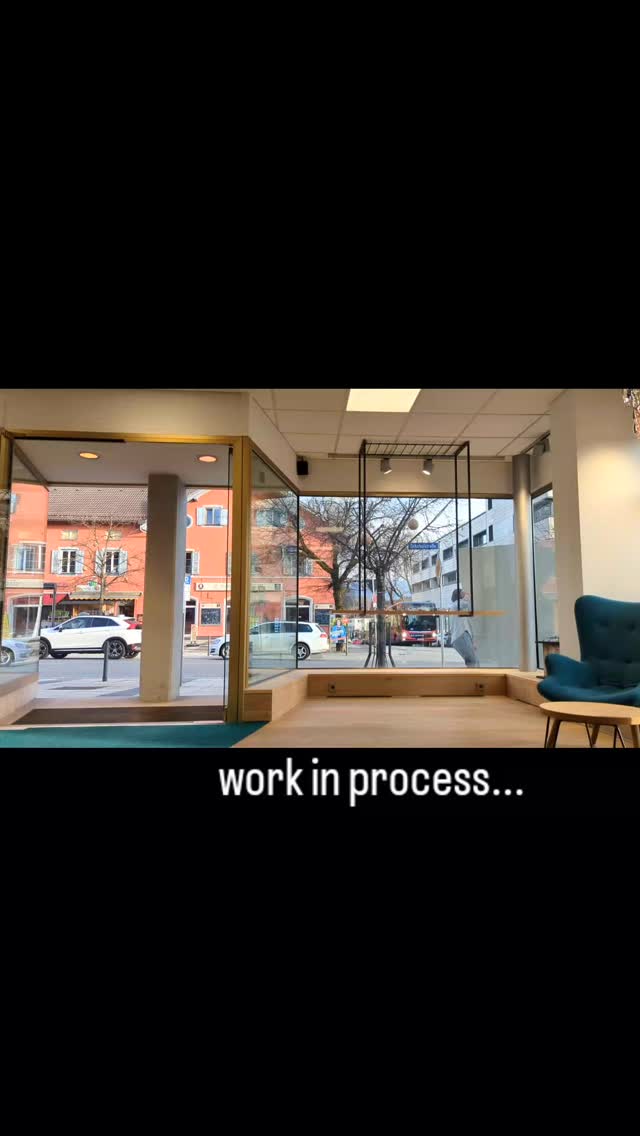 #schaufenster
#dekoration
#postit
#optikkantwerk
#workinprocess