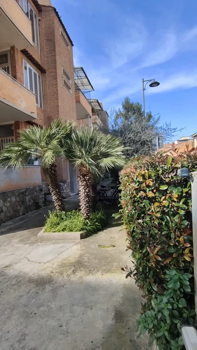 📍 𝗩𝗶𝗮 𝗙𝗶𝗹𝗶𝗽𝗽𝗼 𝗖𝗼𝗿𝗿𝗶𝗱𝗼𝗻𝗶 𝟭𝟭 – 𝗣𝗶𝘀𝗮
🎥 Guarda il video
📐 Guarda la planimetria
💰 Poi dimmi…
👉 𝗤𝗨𝗔𝗡𝗧𝗢 𝗩𝗔𝗟𝗘?
Secondo piano.
Da ristrutturare.
Zona strategica per affitto a studenti.
Investimento puro o affare mancato?
📊 Scrivi nei commenti la tua stima.
Chi si avvicina di più… lo scoprirà presto 😉
—
Vuoi l’analisi completa con:
✔ valore reale di mercato
✔ costo stimato ristrutturazione
✔ rendita potenziale studenti
📩 Scrivimi in DM: “𝗖𝗢𝗥𝗥𝗜𝗗𝗢𝗡𝗜”
𝗧𝗲𝗮𝗺 𝗙𝗼𝗰𝗵𝗶
Dal 2004 trasformiamo metri quadri in opportunità.
#Pisa #InvestimentoImmobiliare #Studenti #Rendita #TeamFochi CasandoAgency ImmobiliarePisa