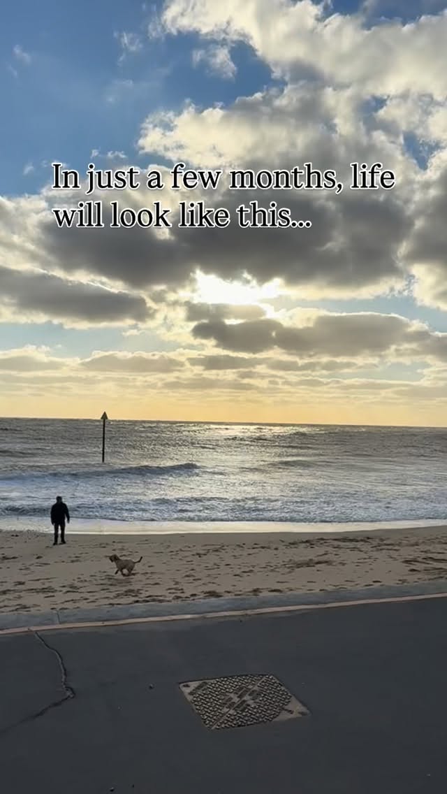 Blue Suffolk skies and sunshine ☀️
I haven’t posted much this week, as I’m working on some exciting commissions behind the scenes!! But all this dreary weather (and finally a bit of blue sky) is making me look to spring/summer in Suffolk, can’t wait ☔️. Painting blue skies and summer scenes is what I need!
#suffolk #suffolkartist #suffolkcoast #summertime #summervibes☀️