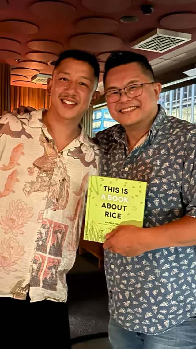 Super proud of this incredibly talented young man @brendan_pang on the launch of his latest book, This Is a Book About Rice 🤍🍚
What a night — stunning canapés, flowing cocktails, and a room buzzing with food lovers, cooks and chefs. Brendan demo’d one of the recipes live and let me tell you… it was next-level delicious.
Huge thanks to @hexclad_aus for the beautiful personalised chef knife, and to the team at @jojisydney for the unforgettable bites.
Go grab your copy — so many brilliant rice dishes waiting to be cooked
#thisisabookaboutrice #booklaunch #masterchefalum #cook #cookbook