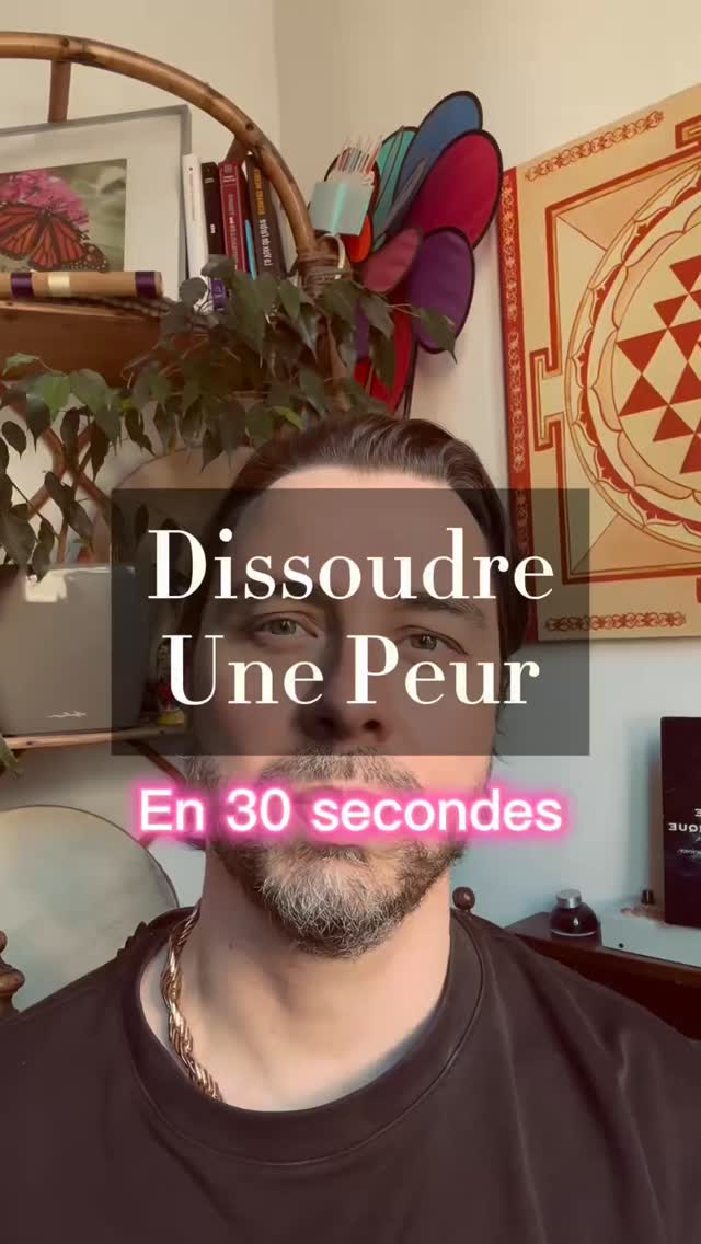 Comment se libérer d’une peur du quotidien ?
Technique extraite du dernier livre « le c()de… » histoire de négocier au mieux les différentes expériences d’états modifiés de conscience, notamment celles des voyages neurochimiques présents sur le site.
#peur #stress #pnl #hypnose