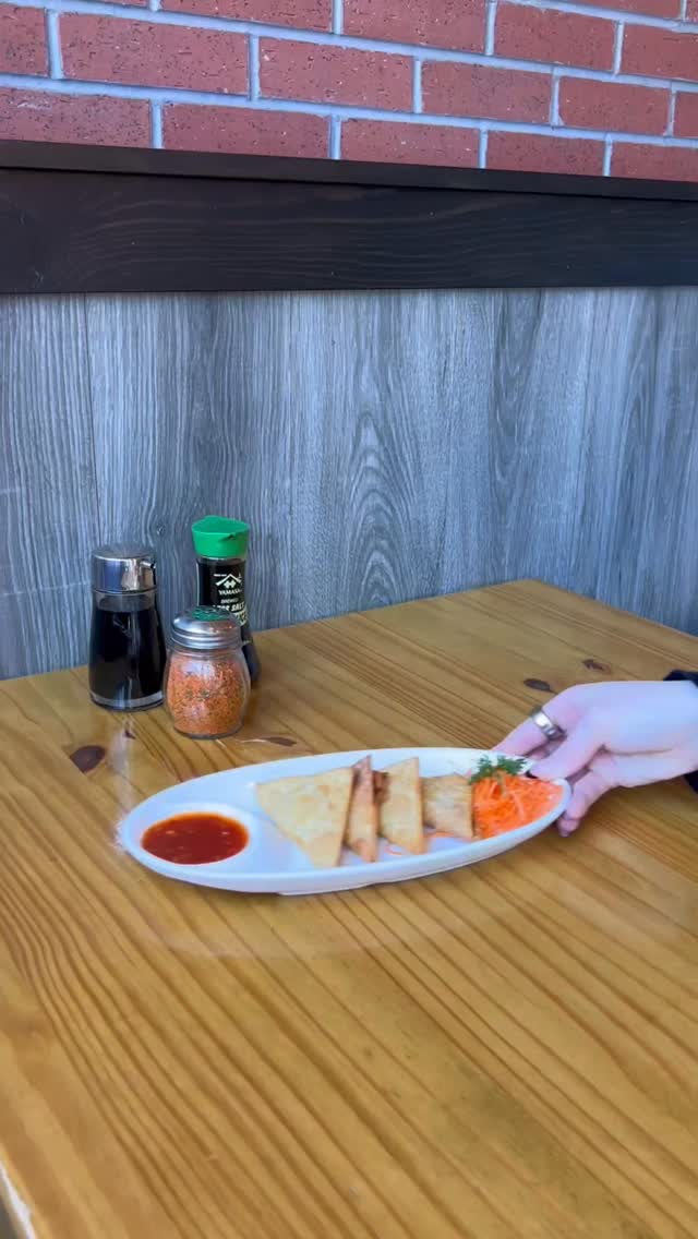 Catch up sessions hit differently when good food is involved 😋🍜 Crave-worthy sushi, ramen, and appetizers make Akarui one of our places for doing just that.
Plan your visit ➡️ @akaruiomaha