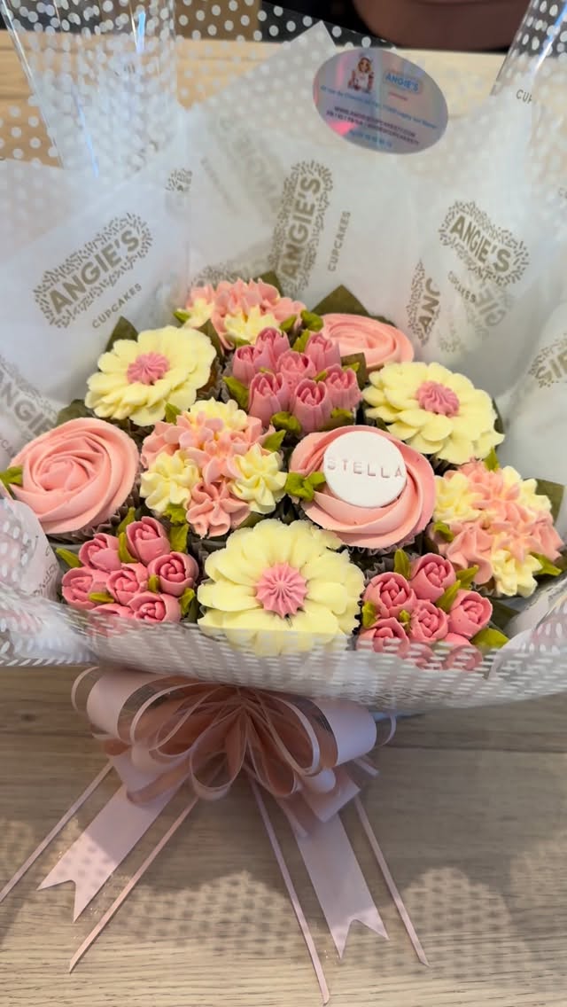 #angiescupcakes77 #bouquetdecupcakes #gateauanniversaire #gateaufleurs