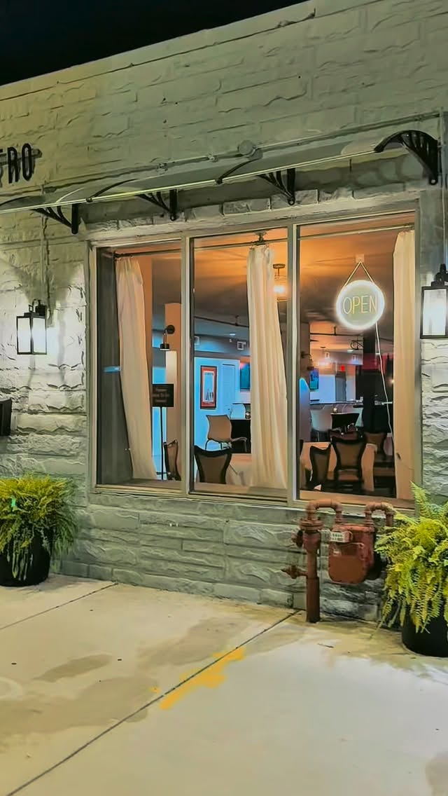 A True Southside Chicago Hidden Gem #smokesbistro #hiddengem #restaurant #delicious #bistro