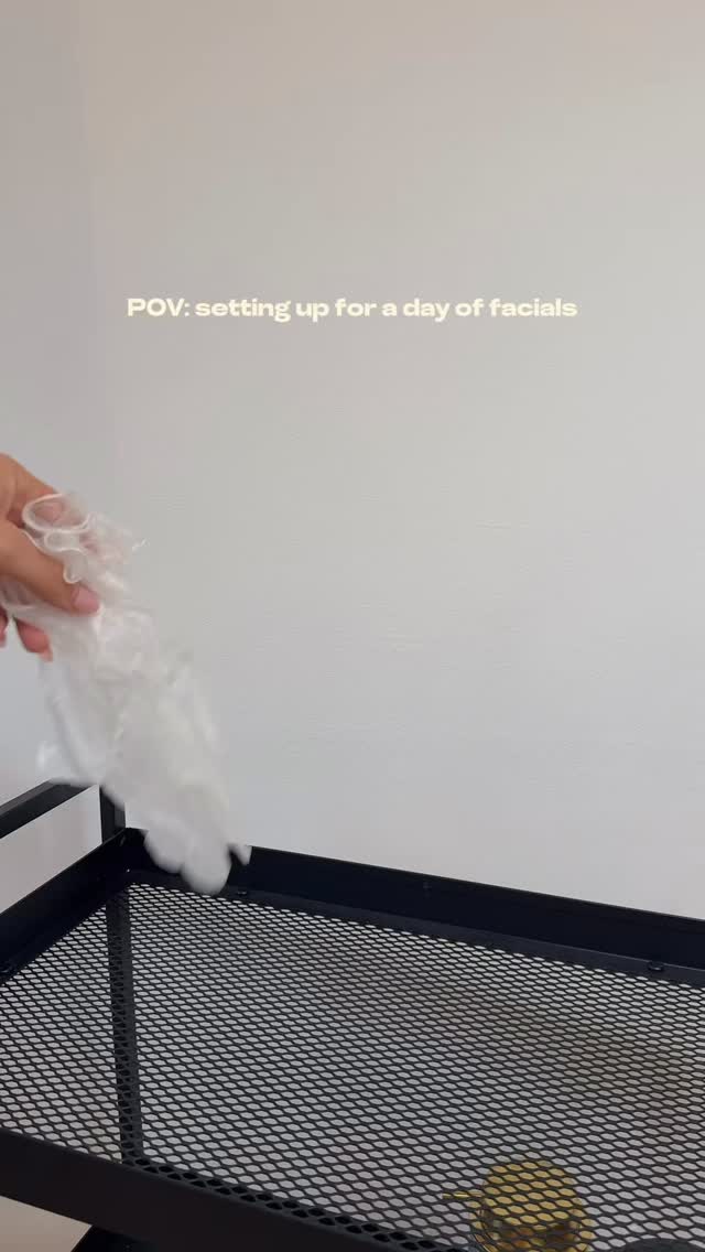 Setting up for a day of facials, ready to transform your clients skin 🤍
If you’re looking to expand your services or you’re new to the industry, our facial courses are the perfect option.
Visit our website to find out more and book a course date | the link is in our bio.