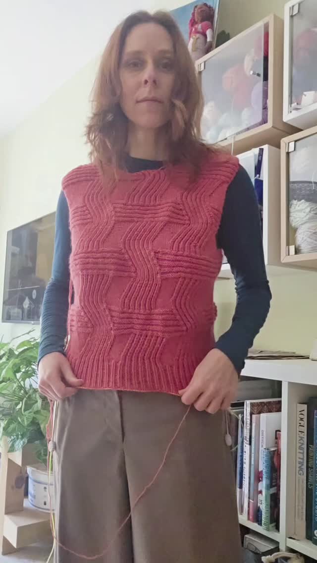 The Rhythm Pulse vest is so close to the end. Trying it on and it's the perfect fit 🤩🤩🤩
I love how the texture just pops out with this yarn - it is the gorgeous new yarn by @fruityknitting coming out soon, and highly recommend for texture knitting 🤗
It's always a little stressful moment, although everything is calculated - will it fit as I planned? I'm relieved the answer is YES! 😍
Neck and sleeves finishes, a few days for grading (this will be a headache) and it's off to the tech editor 💃
Anyone who is interested in test-knitting this one, DM, comment or register on my website knitofthedragon.com, to get the call by email ❤️
.
.
.
#knittingcables #testknitting #callfortestknitters #fruityknittingyarn #knitofthedragon