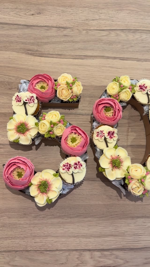 Number cupcakes 🧁💐
#angiescupcakes77 #numbercupcakes #50ans #gateauanniversaire