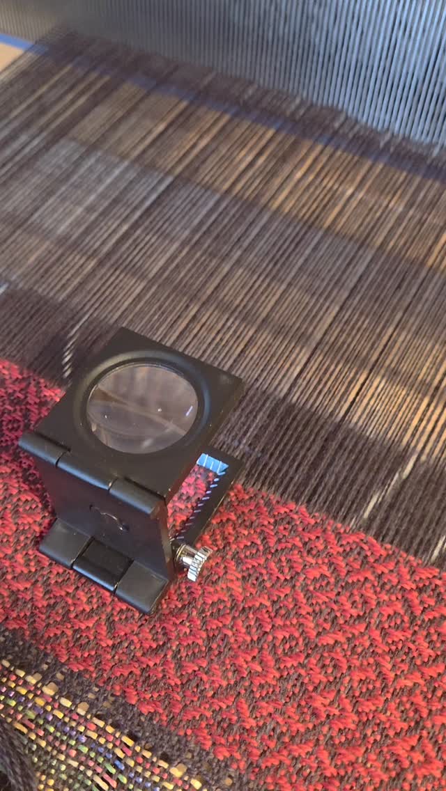 Meeting goals! Balanced weave on the merino wool!
#sunriselodgefiberstudio #weaversofinstagram #weaving #balanceweave #handmade