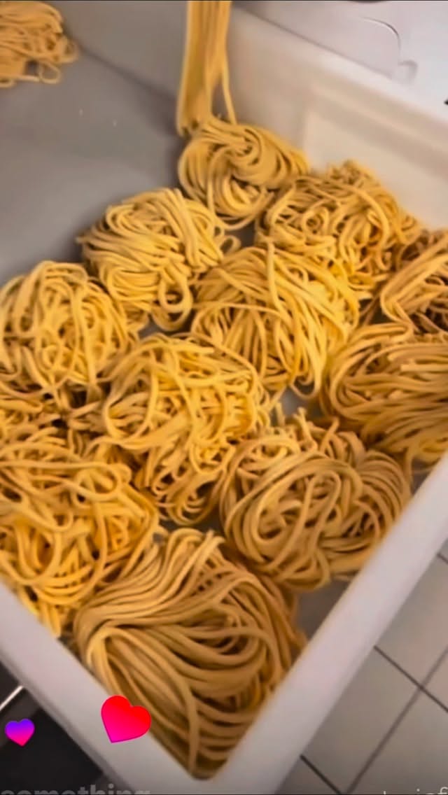 When Chef Cristian goes quiet you know he’s making pasta
Do not disturb
Do not question
Do not suggest store bought pasta
😂👌🏽
Meanwhile our customers are in for a treat 👏🏼#brisbanefood #newfarm #supportlocal #brisbane #freshpasta