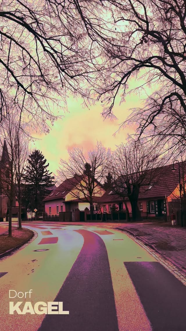 Wir tragen es mit Fassung.
Und die echten Kagel-Fans haben wir ja schon, wir danken Euch!
ZUR ERKLÄRUNG:
Das war ein Test-Reel auf Instagram, es wurde nur Nicht-Followern gezeigt.
Wir wollten mal die Test-Funktion ausprobieren und herausfinden, wem „Kagel“ etwas sagt.
👉 48h online, 1 Like, 0 neue Follower.
Lief also nicht so prächtig, wir tragen es mit Fassung 😉
Euer Heimatverein Kagel 💛
Manchmal fragen wir uns: Wer kennt uns eigentlich?
KAGEL. Nicht nur zum Durchreisen.
Charakter? Aber sowas von.
#meinkagel