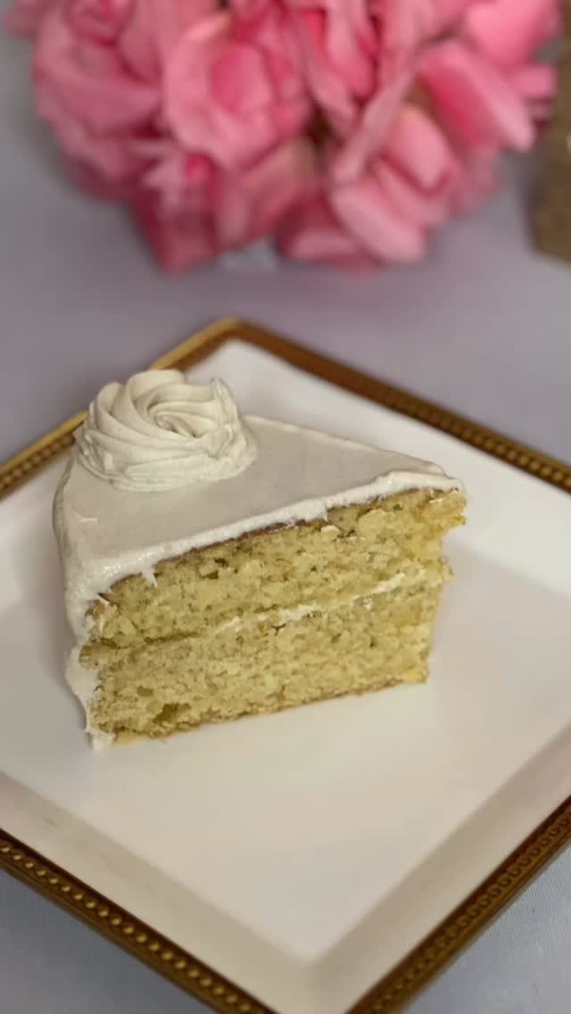 Cake Slice Reveal #7 🍰 🍊
There is something about the transition of seasons that deserves a celebration. My current obsession? The Orange Agave Cornmeal Cake.
I’ve finished this one with a smooth-iced Agave Buttercream—it is by far my favorite right now. I used a fine cornmeal in this bake to ensure the texture stays light and delicate, not heavy or dense. You still get that beautiful, natural sweetness from the cornmeal, but it melts into the bright citrus and the clean finish of the agave.
#cake #delicious #dessert #foodie