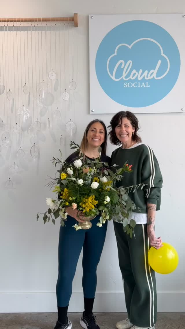 Our Breathe & Bloom workshop was really fun. We got into our Right Brains with Breath and Posture then created beautiful unique arrangements in a mindful “no rules” way. Thank you Cloud Social for creating such a beautiful space. Thank you Crystal for a fun collaboration. Stay tuned for our next one. My new favorite fit “track suit and tool belt” 😂