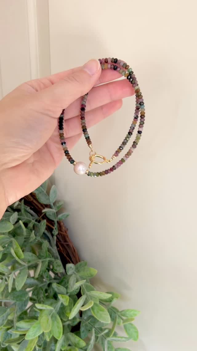 Floral arrangements are always informing my color and gemstone choices. That’s why there are plants and flowers in my studio 100% of the time, no matter the season. In fact, sometimes there are several arrangements! What inspires your creativity? ✨
Featured: Mira necklace in multi tourmaline + an expired rose from Valentine’s Day
Creativity | Artists & Makers | Inside the Studio
#jewelrydesigner #fairewholesale #handmadejewelry