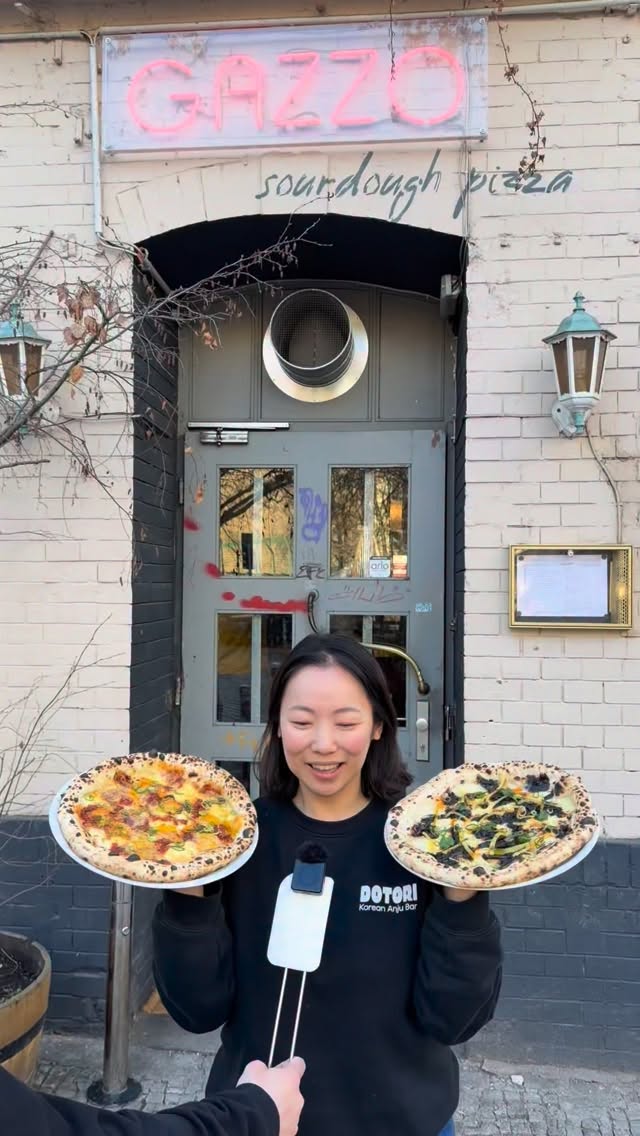 Korean Pizza 🇰🇷🍕🥬🌶️ Oven take-over at @gazzopizza by @dotori.berlin
🗓️ 10 of March from 17:00.
ℹ️ More info our other post
👀The full menu will follow soon
Can’t wait to serve you guys 😘