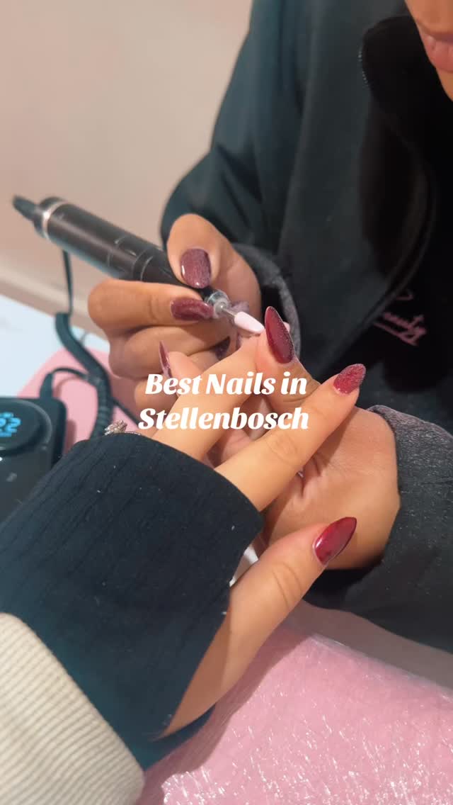The Best Salon in Stellenbosch 💅🏻.
Providing Essential Quality Beauty Service on a Student budget .
This book your service contact our business whatapp nr : 081 500 2238
#goshnails #trendynails #stellenbosch #pintrestnails #stellenboschuniversity