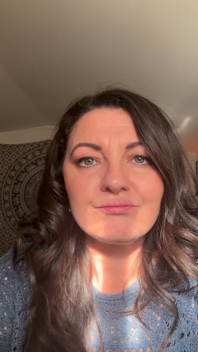 TRAUMA
It’s a big word and scary for a lot of people.
Somatic work is known as bottom up therapy - working with the body and not with the mind. We work to quieten the mind and come into the body
How does it feel to come out of your head and into your body??
##traumarelease #tre #bennubloomhealing #bodyup