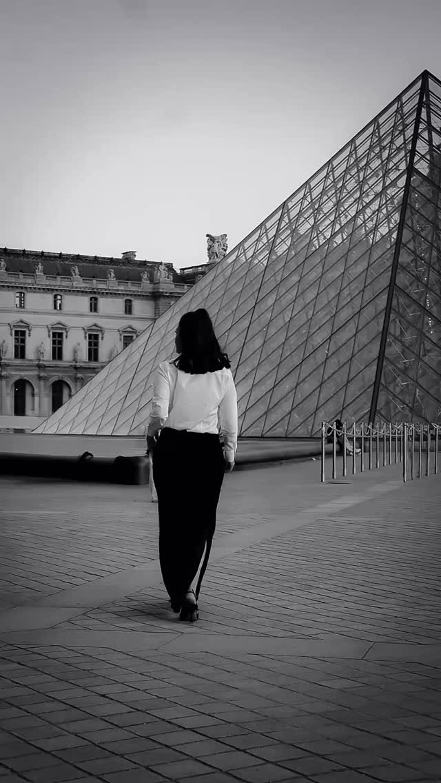 Golden light, Paris energy and the iconic Louvre as a backdrop.
Here are the results of this shooting ✨
#louvre #paris #parisphotoshoot #louvremuseum #parisvibes parisphotography photoshoot fashionphotography parisfashion parislifestyle streetstyle parisianvibes