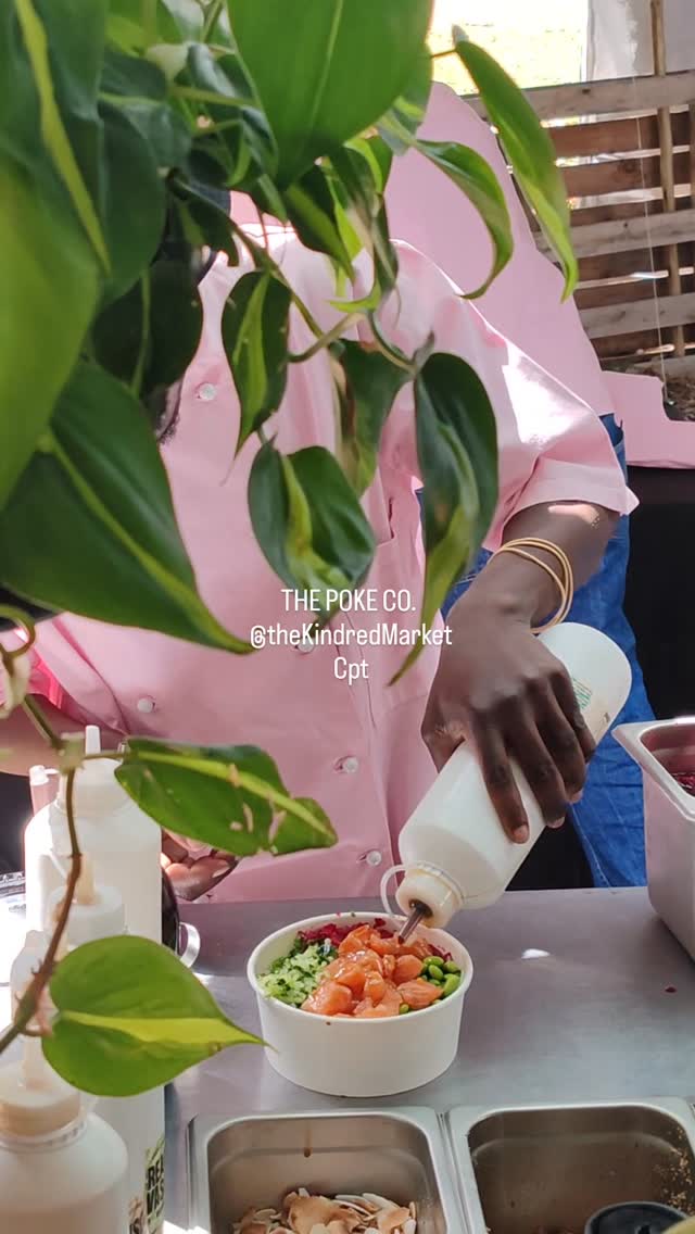 Build your own Poke bowl @the.kindredmarket and support local. 💞