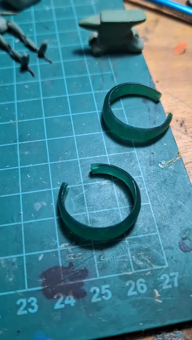 ARRACADAS modelo de cera terminado por fundir en plata, pedido de cliente.
ROUND EARINGS, WAX MODEL finished to be casr on silver.
#joyeriamexicana #joyeria #joyeriaartesanal #arracadas