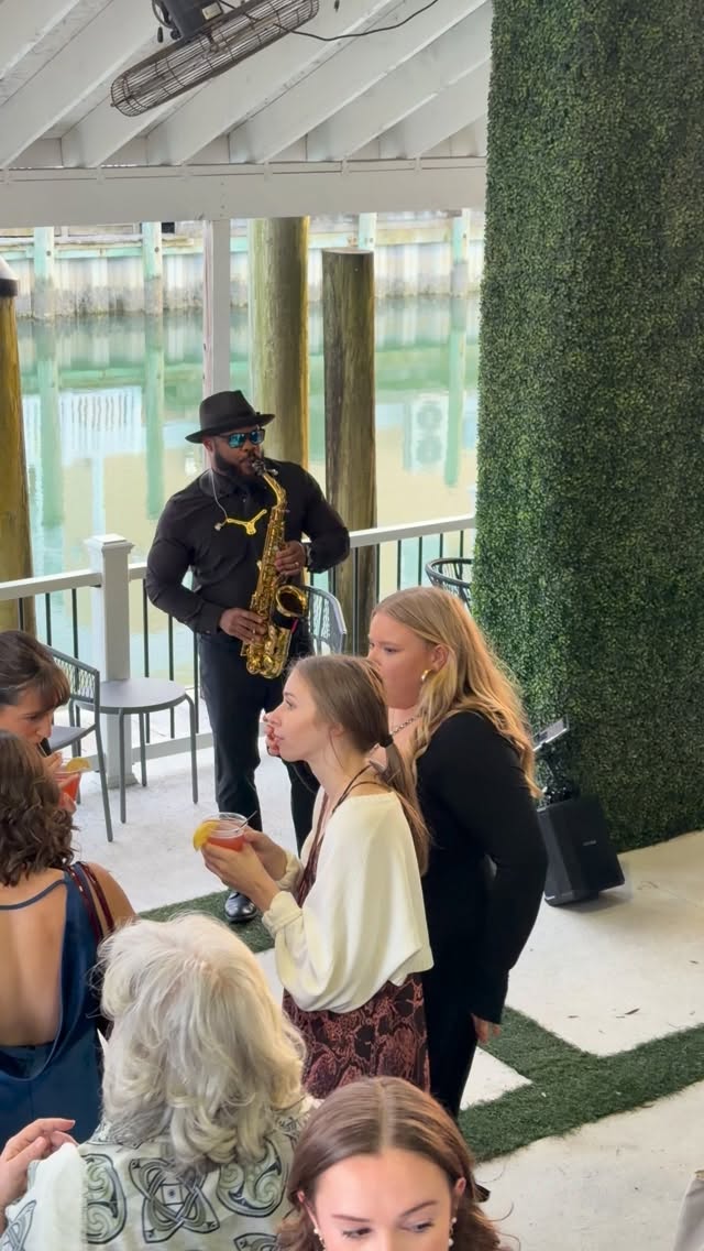 Cocktail hour🎷🎶 @thegala417