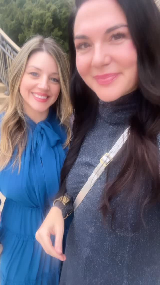 Last night I had the honor of being in Madison, Wisconsin for the We Bring Light event for @lorenzos_house 💙☀️
Lorenzo’s House exists to bring light to families navigating younger-onset dementia, creating community, conversation, and support so no one has to walk this path alone. It’s a place where silence is replaced with understanding, and where families are reminded that they are seen, supported, and not alone.
We Heal in Community
We Advocate for Dementia Justice
We Educate for a YOD informed society
When we come together, share our stories, and lift our voices, we begin to change what living with dementia looks like for families everywhere. ✨.
Love this team!