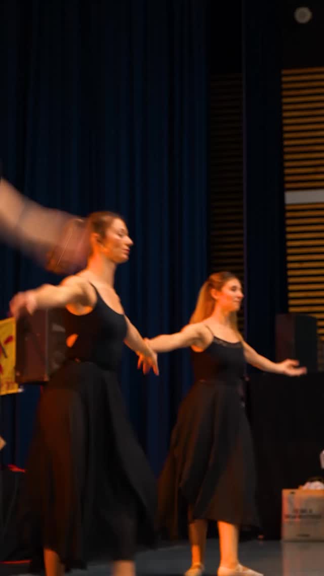 Le 6 Décembre - Salle Jean Ferrat - Septemes les Vallons
Participation au téléthon de la ville de Septemes les Vallons.
C’est toujours avec plaisir et fierté que nous participons chaque année à cet événement associatif qui permet de sensibiliser nos élèves et aussi de les faire profiter d’une première scène dans l’année.
Un moment de partage de solidarité et d’échanges. 🤍
Merci à la mairie de septemes et particulièrement au comité des fêtes.
📹 by : @_meraki_prod__