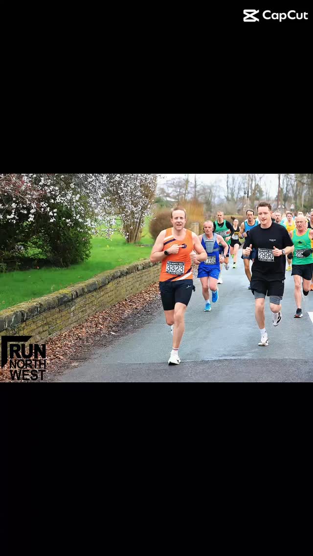 Well done to all our SRC 🧡 runners who raced this weekend. Some unbelievable PBs at the Trafford 10K. Huge shout out to Rob (40.38) and Russ (42.01) and also Ally (48.23) and Celia (1.03) for their PBs. Also a big shout out to the team who took on the Cloud 9 Fell race 🤩 And a big well done to David taking 2mins off his previous PB at the Berkhamstead Half Marathon. 🧡🧡🧡