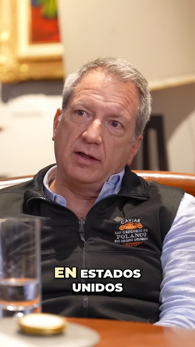 🎙️✨ Si crees que el caviar es cualquier perla de pescado… este episodio es para ti.
En el podcast, Paladares y Relatos de Gastrosophía, conversamos con @caviarpolancomexico sobre lo que realmente define al verdadero caviar.
El auténtico proviene exclusivamente del esturión.
No todo lo que parece caviar lo es ⚫🐟
Especie, curación y calidad cambian por completo la experiencia en la boca 👨🏻🍳✨
🎧 Escucha el episodio completo en Spotify, Apple podcast
▶️ Míralo en YouTube
📲 Síguenos en Instagram, TikTok y Facebook