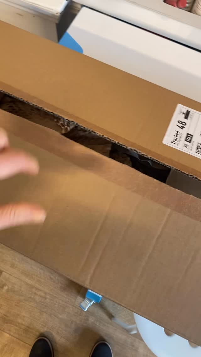 Shout out to amazing Cornwall-based creative @threadpegs Laura for making these amazing storage solutions for seamstresses - keeping our threads nice & organised! These peg boards will be wall mounted, saving space plus looking beautiful in sustainable wood. Bravo Laura, we love your ethos & nifty handmade products 👏👏👏
#Threadpegs #pegboards #threadstorage #bobbinstorage #bristolcurtainmaker