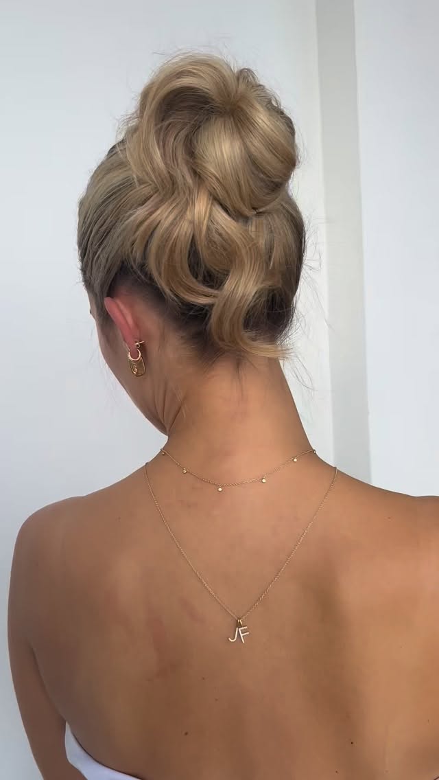 Love the song and love the hairstyle ✨
Wat denk jij?