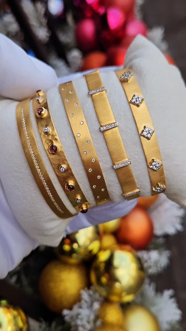 Golden Lock Bracelets, Handmaded With Love!
#bracelets #jewelry #goldjewelry #diamond #handmadejewelry