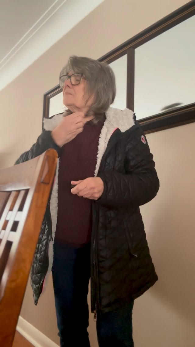 Before I walk out the door
I choose my mood.
A little Restful behind the neck and on the wrists…
and I’m ready for whatever the week brings. 🤍
#AromatherapyLife #MidlifeWellness #ChooseYourEnergy