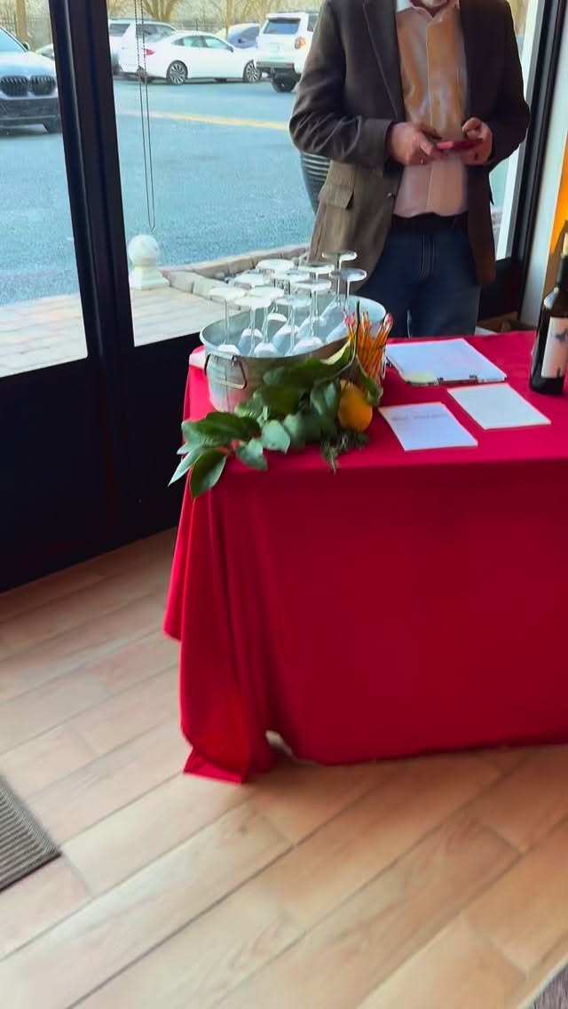 Obsessed with how our Italian Wine Club Pick-Up Party turned out 🇮🇹🍷
Wood-fired pizza, flowing wine, sweet cannoli, and a little taste of la dolce vita right here at the winery. Thank you to our incredible members for making nights like this so special. ❤️
If you’ve ever wondered what Wine Club feels like… this is it.
#DurstWinery #WineClubLife #lodiwines #visitlodi #WinePickUpParty