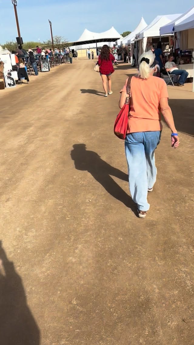 How today’s presentations were set up for me @artofthecowgirl
Stud Muffin and I spent the day together teaching horse lovers, we started the day by teaching the biomechanics of a horse and then moved on to our second presentation regarding locomotion and flexibility.
I met and chatted with quite a few people who had questions and wanted to learn more but it honestly made my day when two lovely ladies expressed to me that I was their favourite presentation from the event!
Events like these are my absolute favourite, thanks for coming along with me!!
#artofthecowgirl #horse #presenter #equine #studmuffin