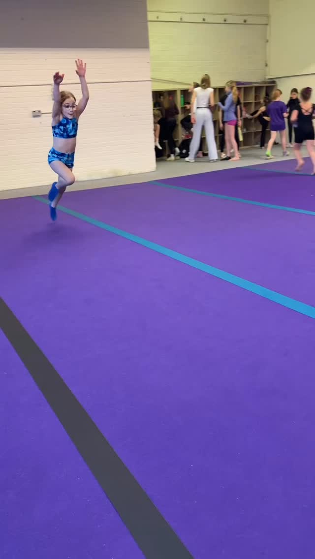 Monday Madness💥🤸♀️💜
New 10+ class starting next week on Monday in Melton 7:30-8:30pm- pop us a message for more info📧
#littlespringersgymnastics #syston #leicestershire #meltonmowbray #gymnastics