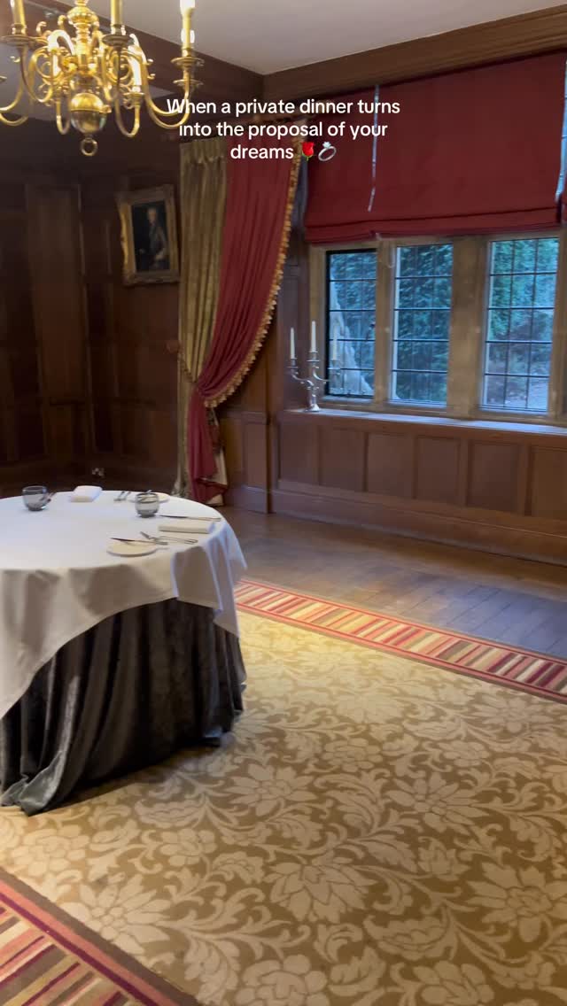A table for two…and a lifetime together 💫❤️
#cotswolds #proposalideas #shesaidyes #privatedining #theknot