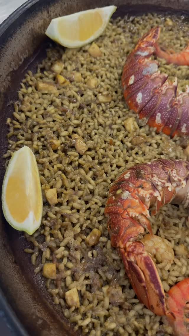 Buscamos personas con actitud, responsabilidad y ganas de trabajar en un ambiente dinámico frente al mar.
Si quieres formar parte de nuestro equipo, envíanos tu CV por mensaje directo.
#trabajo #experiencia #coralbeach #foodie #trabajador
Comparte con quien pueda interesarle.