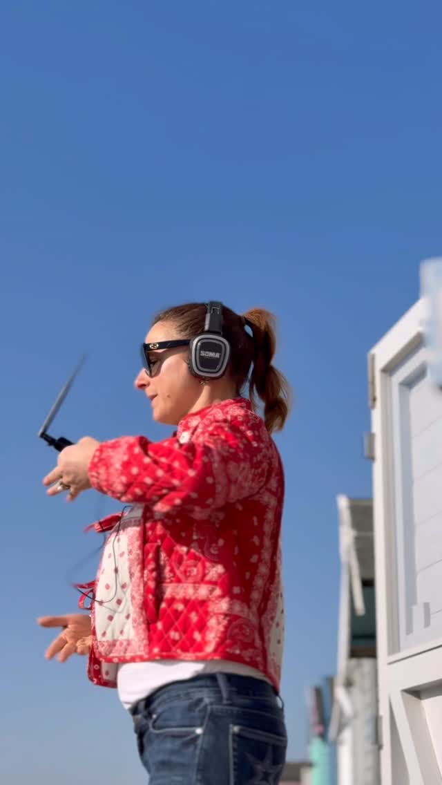 Breathe at the Beach • Spring Reset ✨
Sharing some little moments from our Breathe at the Beach session on Wednesday ✨
It was such a lovely morning, honestly, my favourite of this year! Everyone left saying the same thing, how calm and energised they felt.✨
Some of us hadn’t even met before, but you’d never have known. Such a brilliant group of ladies and a really uplifting morning by the sea.✨
So… we’re doing it again!✨
👉🏻Join us for a mid-morning Spring reset at Mersea Beach Hut 213 on Mersea Island on Wednesday 25th March.
👉🏻We’ll start with a guided Soma Breath session with renowned breath coach Gabrielle from @breathewithgabrielle, then stay for a relaxed beach hut catch-up with tea, coffee and the legendary @merseamudcakes brownies.
👉🏻Just 8 places per session, so it stays small, friendly and relaxed.
Next session:
📅 Weds 25th March
⏰ 9.50am – 12pm
💷 £25
📍 Mersea Beach Hut 213, Mersea Island
SOLD OUT
👉🏻Comment “BREATHE” and I’ll send you your booking link
👉🏻Save to remind you to get outside ✨
It’s such a lovely way to start the day, you’re very welcome to join us. ✨
Jo + Gabrielle xx ✨
Weather dependent, so if conditions aren’t suitable, we’ll offer a refund or alternative date.
#beachhuts #merseaisland #somabreath #essexcoast #getoutside