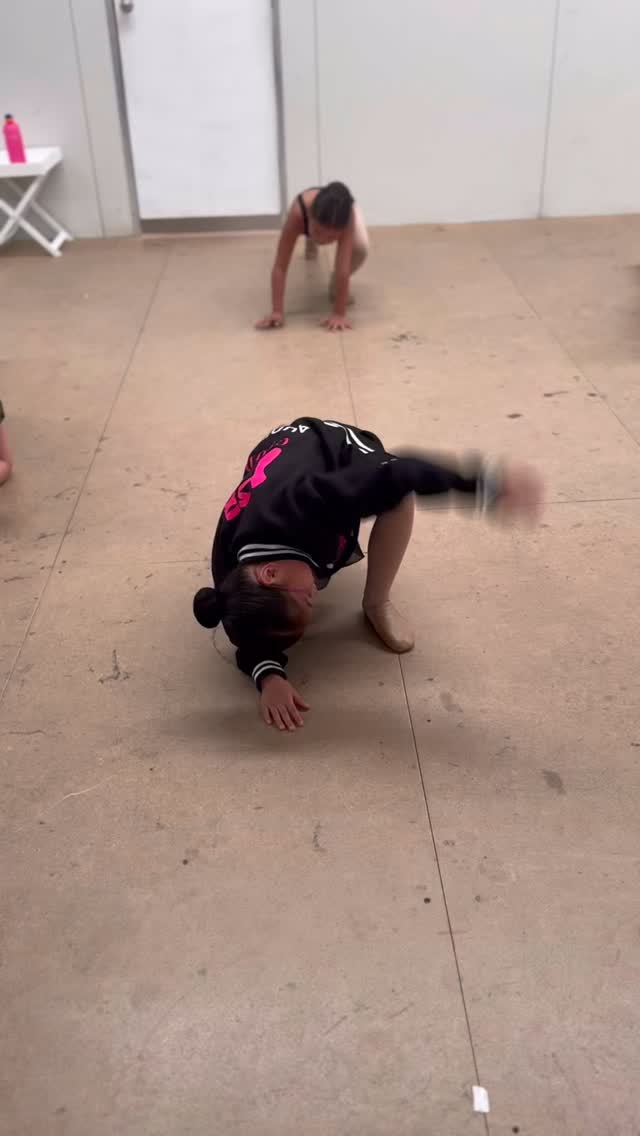 🩷🖤Junior Jazz🩷🖤
BOOK YOUR FREE TRIAL TODAY
via the link in our bio or our website
🌎 www.dancestudiomelbourne.com.au
📩 creationssod@gmail.com
📞 0433 297 892.
🩷🖤🩷🖤🩷🖤🩷🖤🩷🖤🩷🖤🩷🖤🩷🖤🩷🩷
#jazz #junior #dance #carolinesprings #freetrial