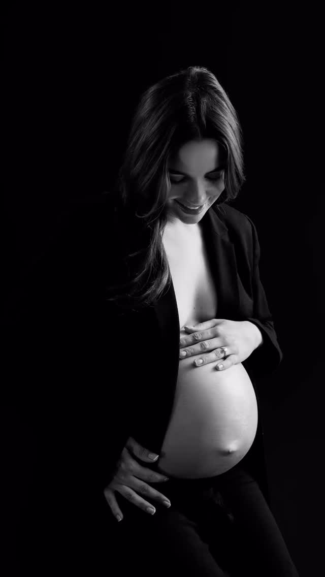 MOTHERHOOD IS NOT JUST A CHAPTER — it’s a whole love story.
As a Maternity and motherhood photographer, I chase the real moments: messy hair, tiny hands, soft light, and that quiet connection you feel more than you see. I turn those fleeting seconds into fine art that feels honest, raw, and a little bit magic.
This is my way of celebrating the motherhood journey — beautifully imperfect and deeply yours. 🤍
With Mother’s Day coming soon, gift vouchers are now available — a beautiful and meaningful present for a mum-to-be or a mother you love.
Vouchers will be available for collection this Saturday at Creative Spark.
Give the gift of memories that will last a lifetime. ✨
#mothersday #mothersdaygift #momtobe #motherhood #irishmammy