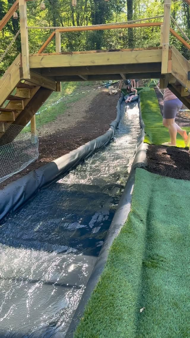 Nieuwe glijbaan getest en helemaal goedgekeurd 💛
Glijden, lachen en nog eens opnieuw.
Zo simpel kan vakantiegeluk zijn ✨🥰🧡