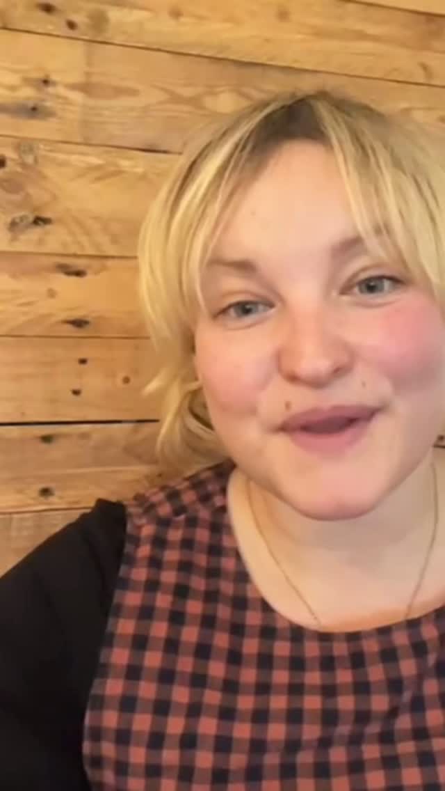 March in the Calligraphy Club is a gentle project.
We’re creating typewriter-style quote cards, framed with simple florals and finished with scalloped edges. In this reel, Maisie talks through exactly what you’ll need: card, a gel pen, a brush pen… and, if you fancy it, a pair of scalloping scissors for that proper stationery-drawer satisfaction.
Join us to create small words, small details, and a piece you can actually send to someone when you’re done.
#cardmakingismysuperpower #craftideas #themoderncalligraphyclub